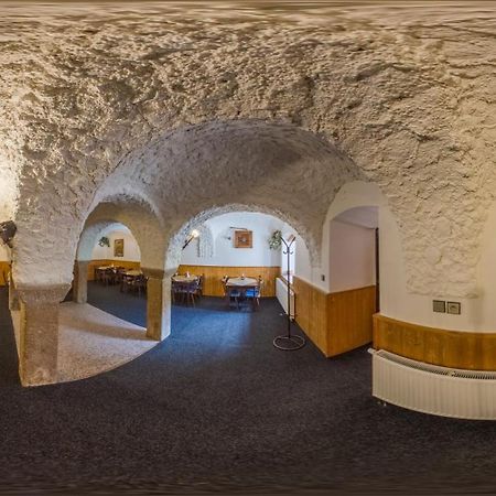 Apartmany-Zamecka Restaurace Jindrichovice Eksteriør bilde